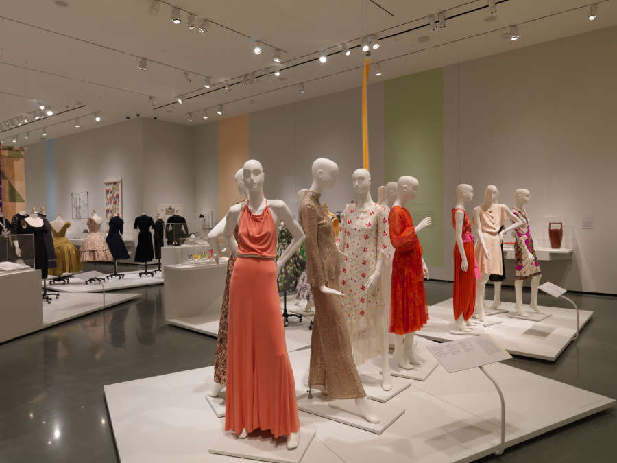 view exhibition image