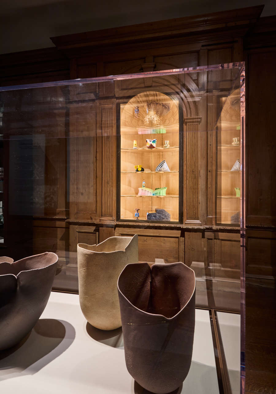 view exhibition image