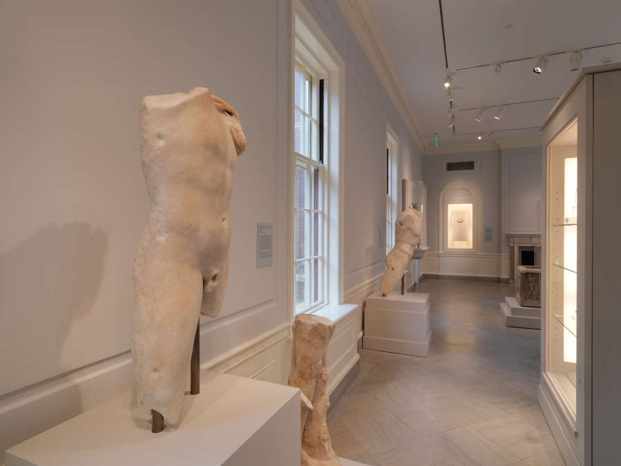 view exhibition image