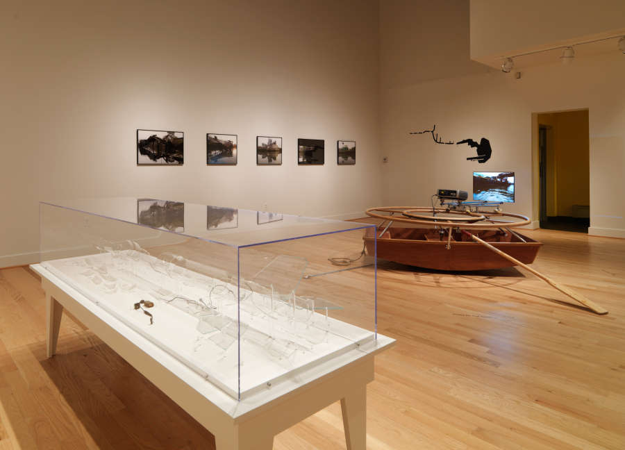 view exhibition image