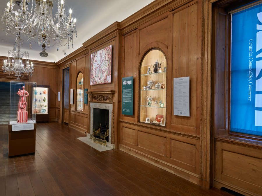 view exhibition image