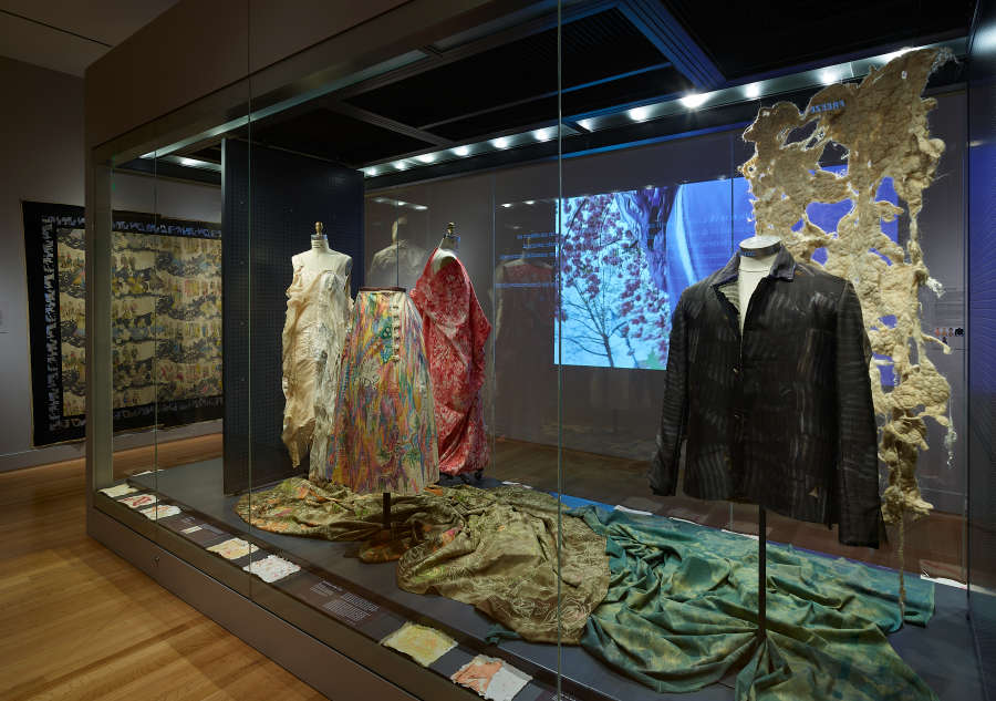 view exhibition image