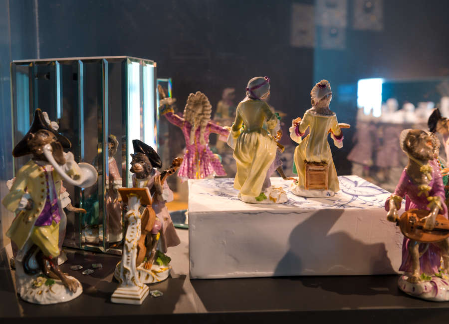 view exhibition image