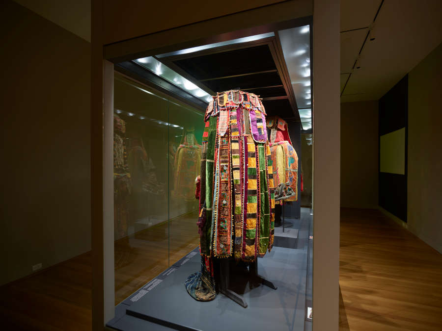 view exhibition image