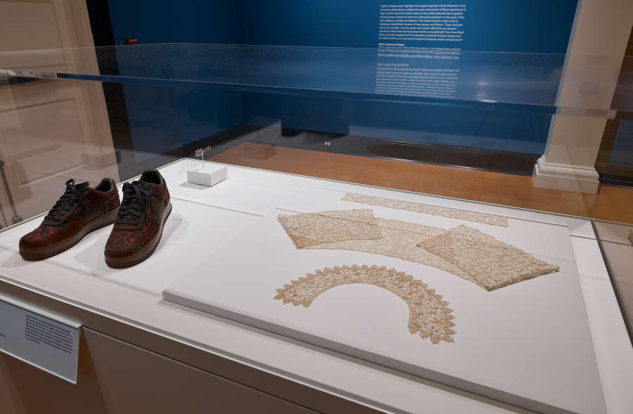 view exhibition image