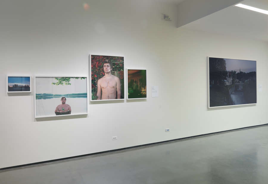 view exhibition image