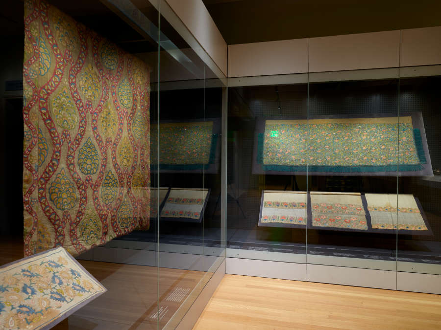 view exhibition image