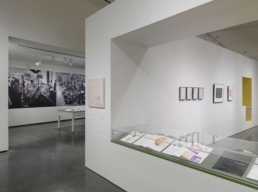 view exhibition image