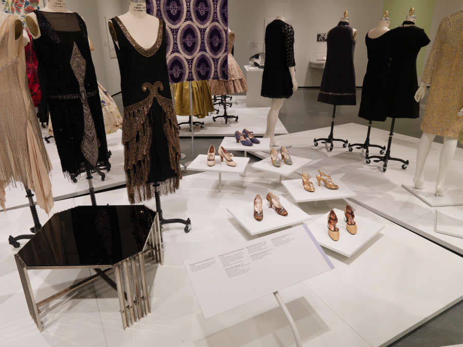 view exhibition image