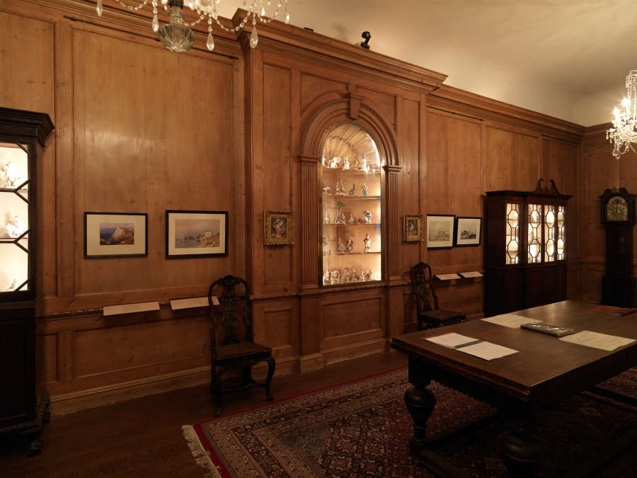 view exhibition image