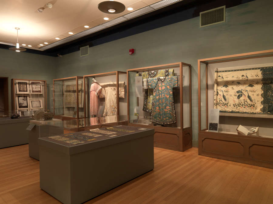 view exhibition image