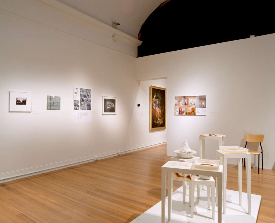 view exhibition image