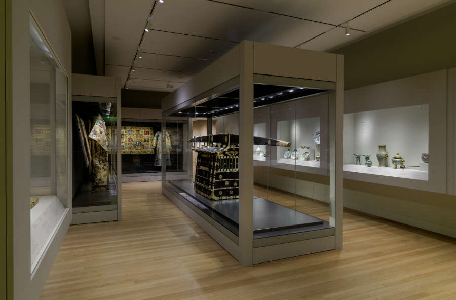 view exhibition image