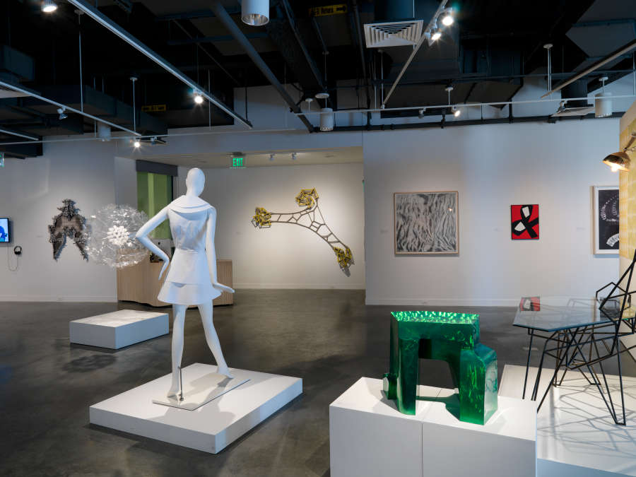 view exhibition image