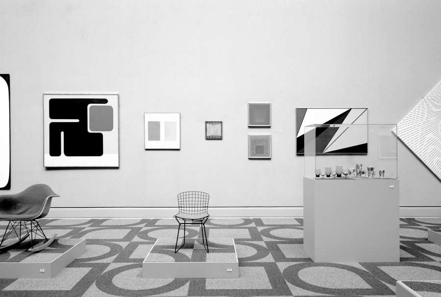 view exhibition image