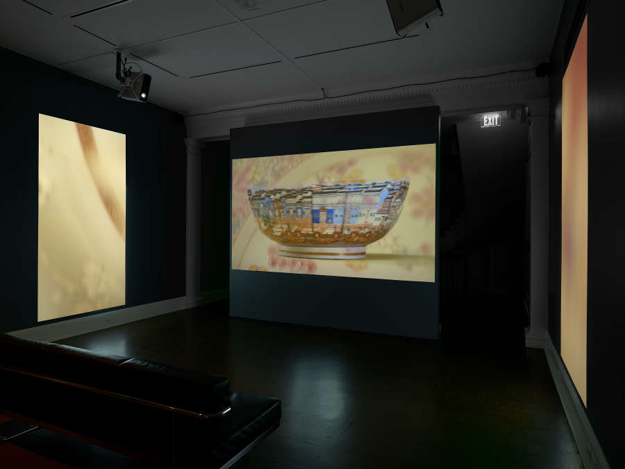 view exhibition image