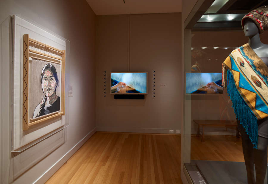 view exhibition image