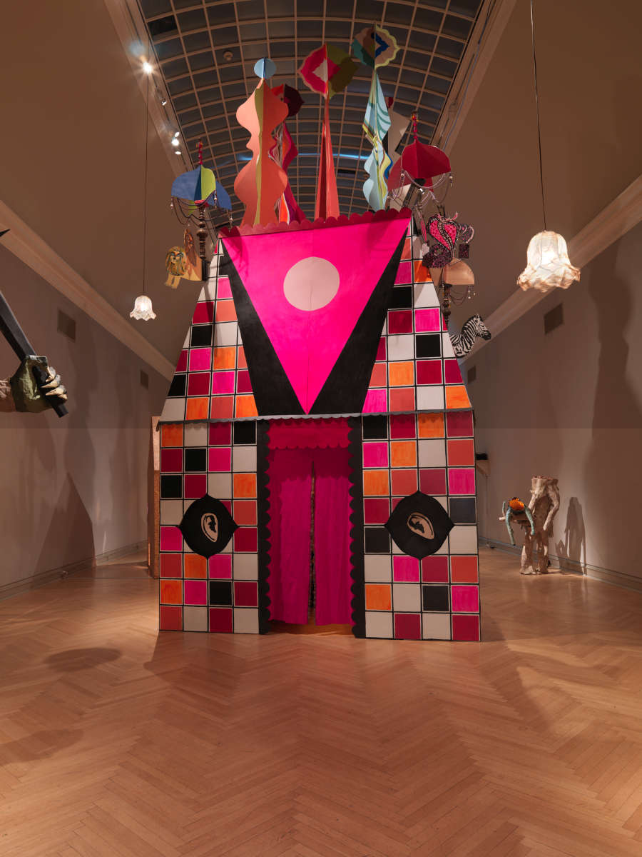 view exhibition image