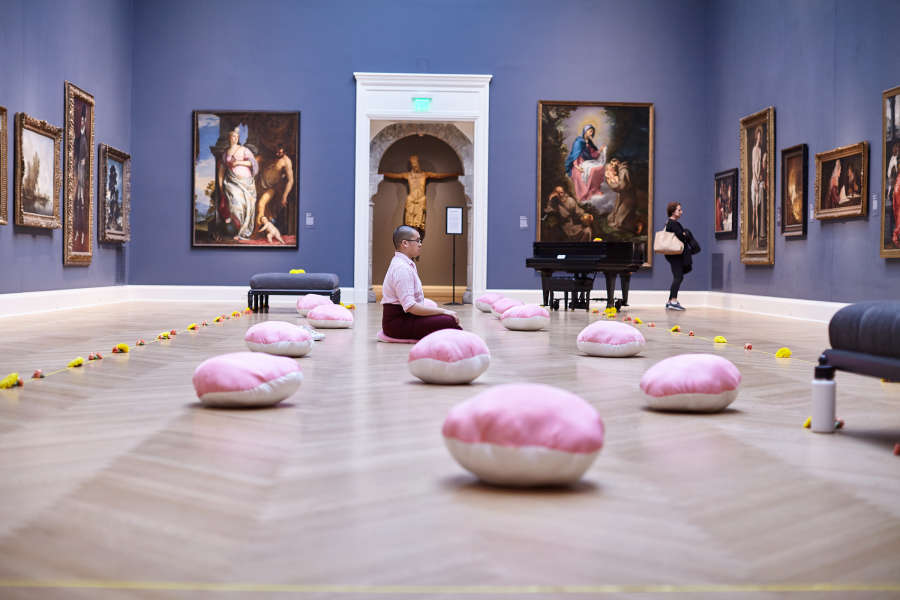 view exhibition image