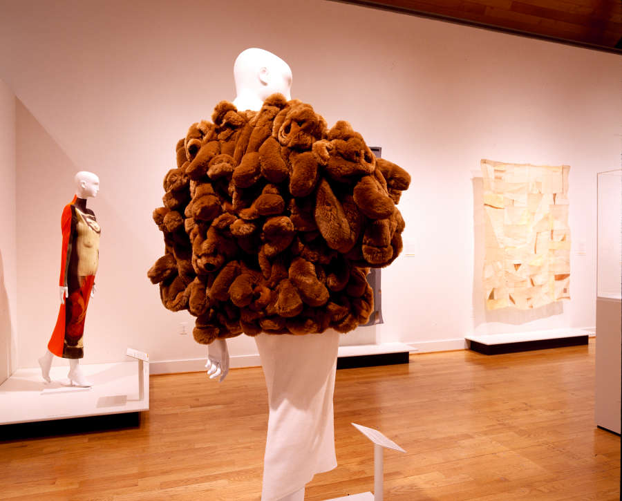 view exhibition image