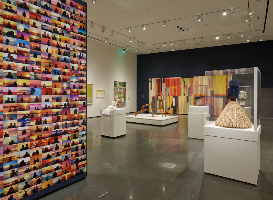 view exhibition image