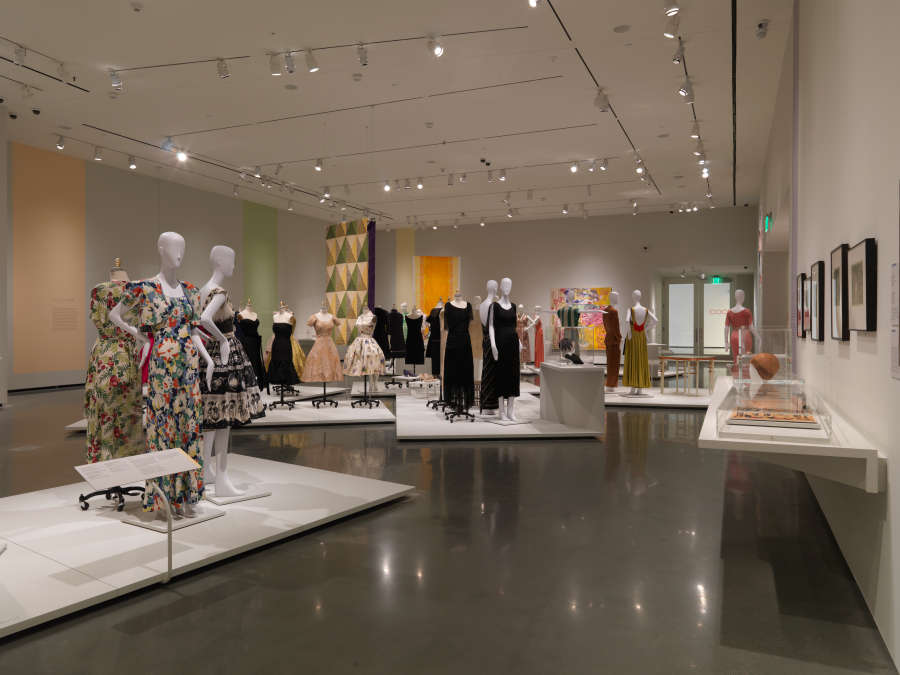 view exhibition image