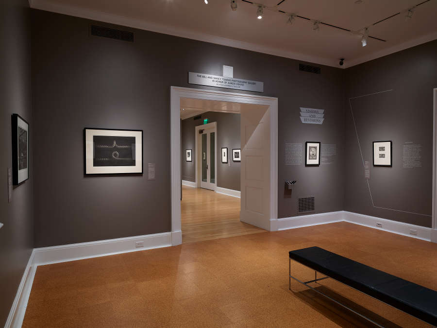 view exhibition image