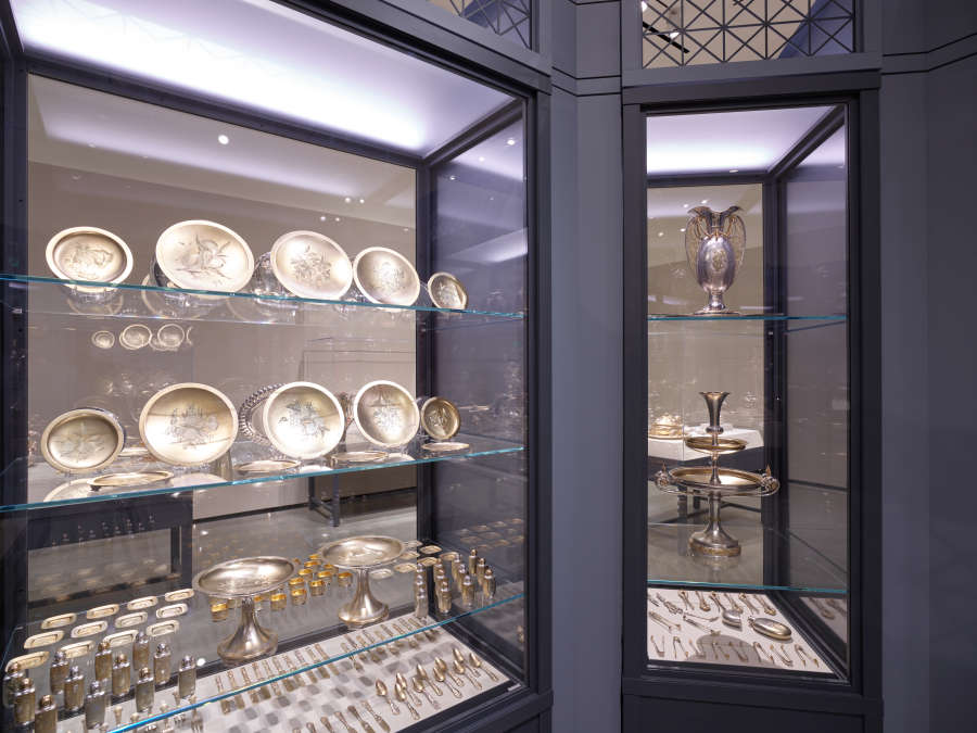 view exhibition image