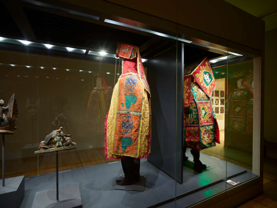 view exhibition image