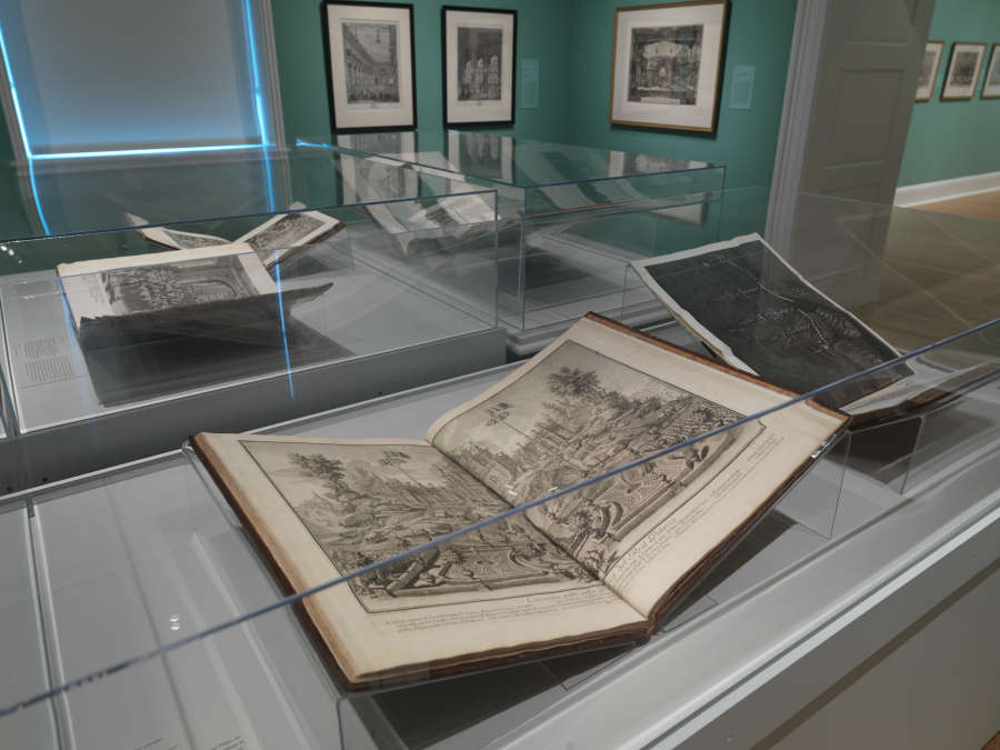 view exhibition image