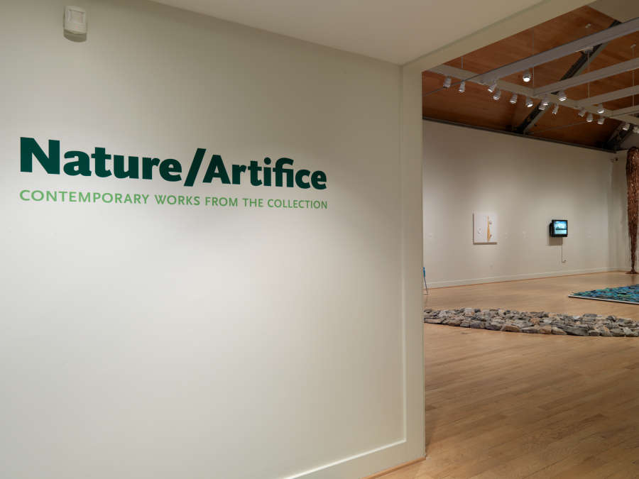 view exhibition image