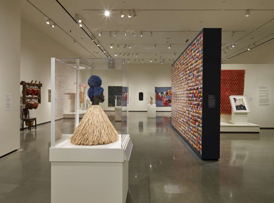 view exhibition image