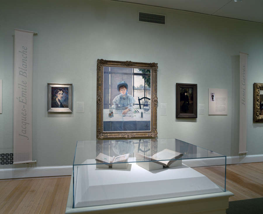view exhibition image