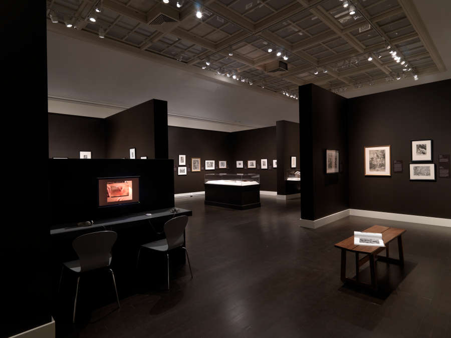 view exhibition image