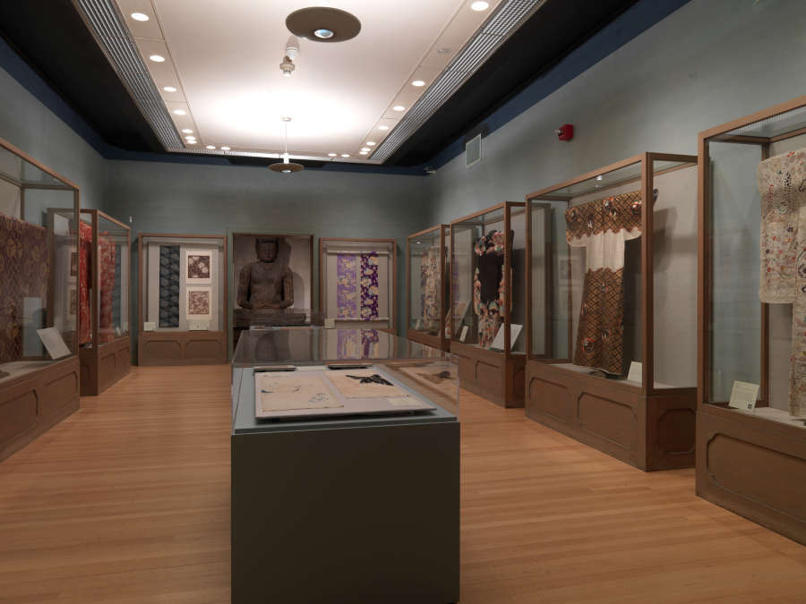 view exhibition image
