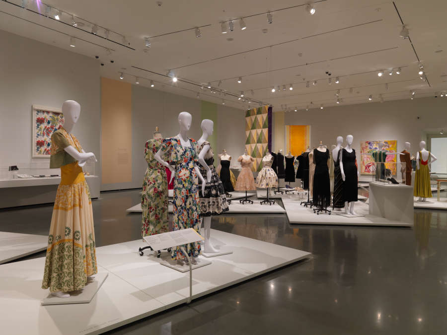 view exhibition image