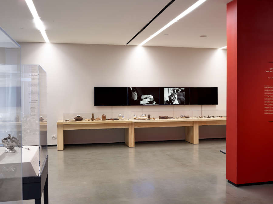 view exhibition image