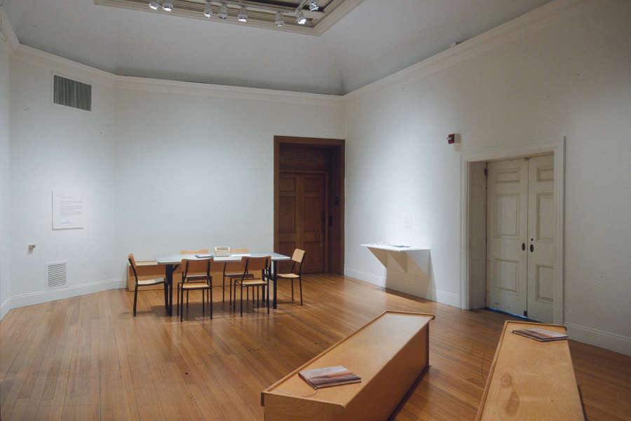 view exhibition image