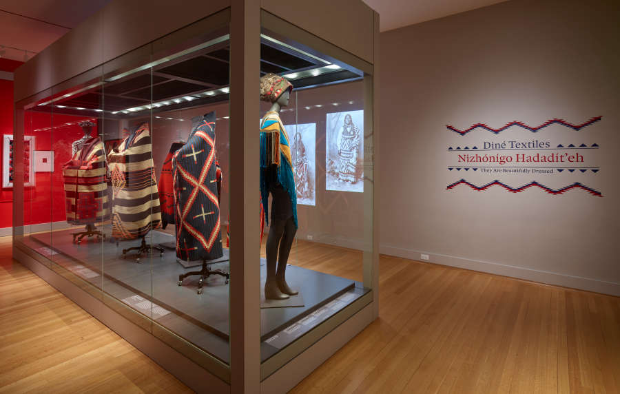 view exhibition image