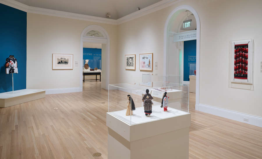 view exhibition image