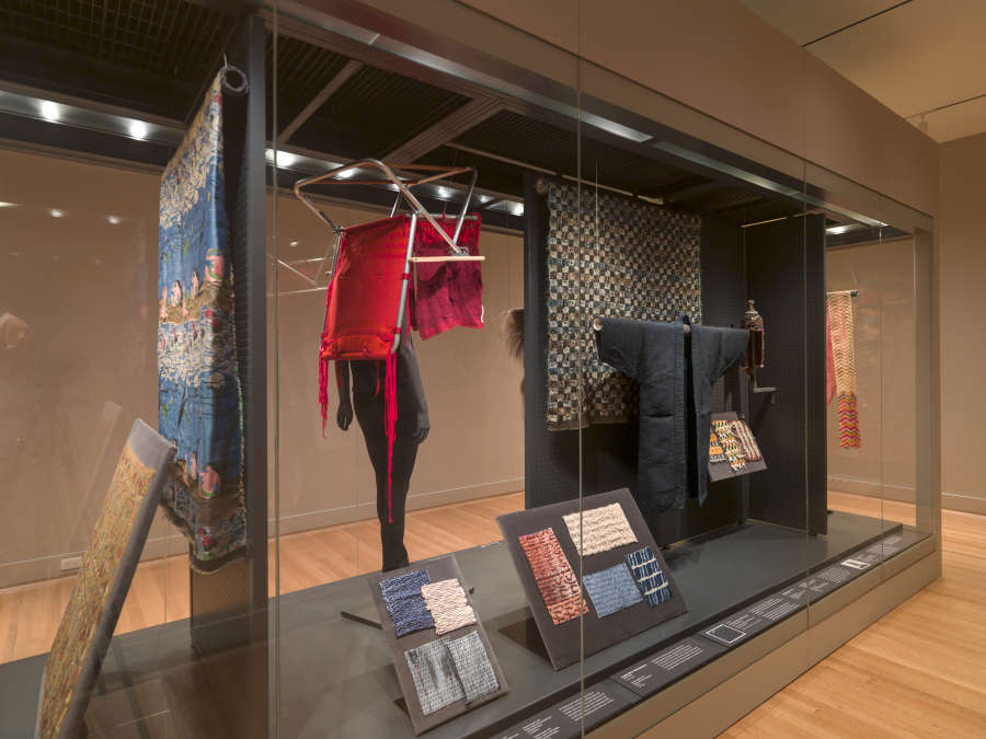 view exhibition image