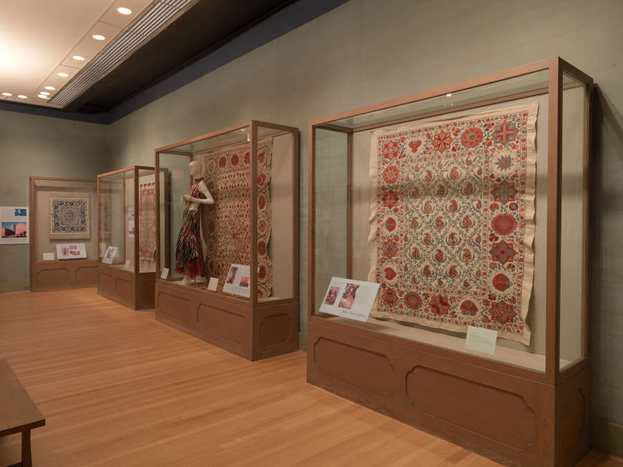 view exhibition image