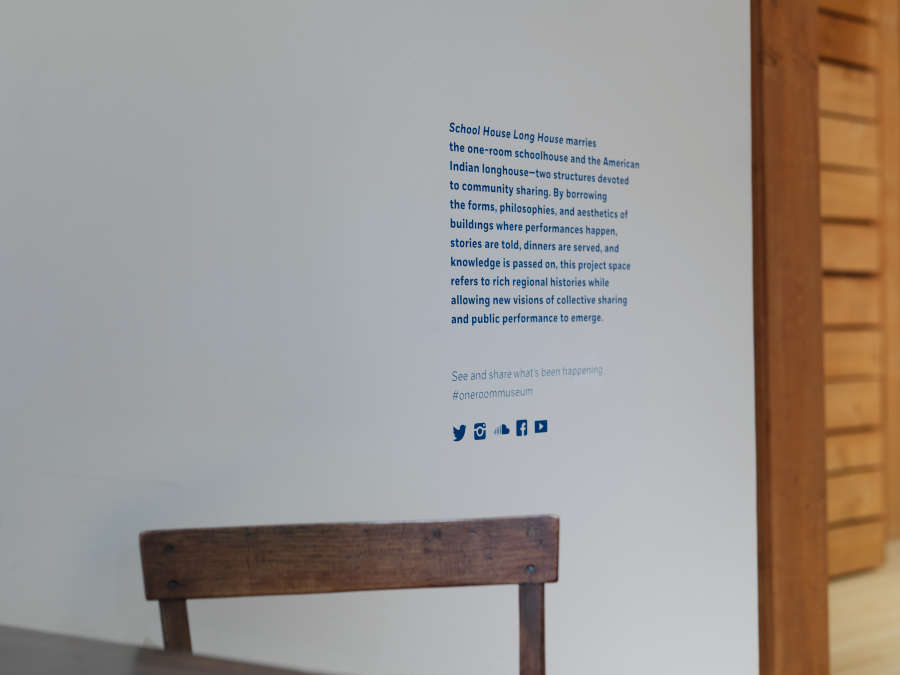 view exhibition image