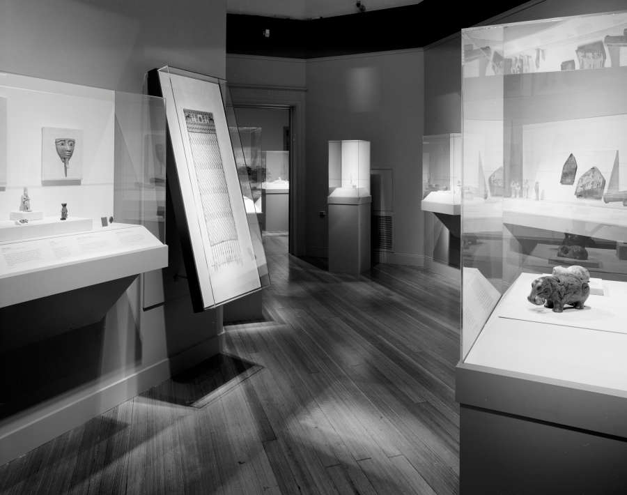 view exhibition image