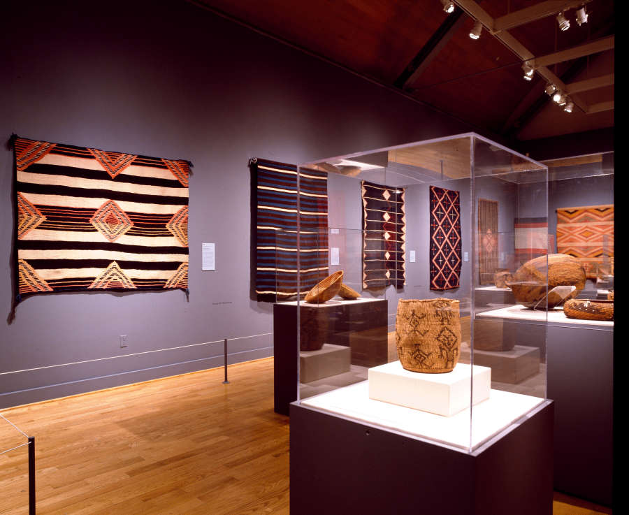 view exhibition image