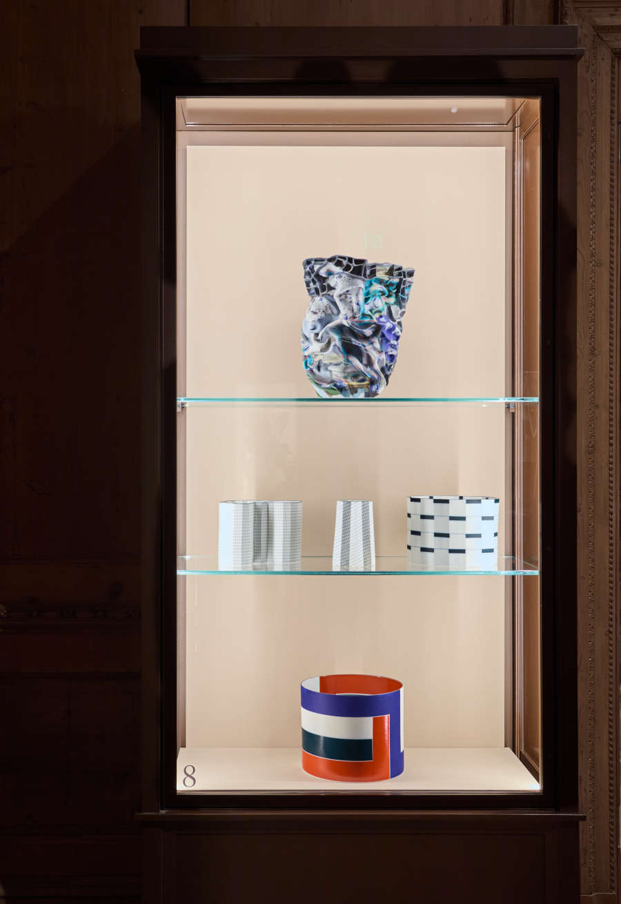 view exhibition image