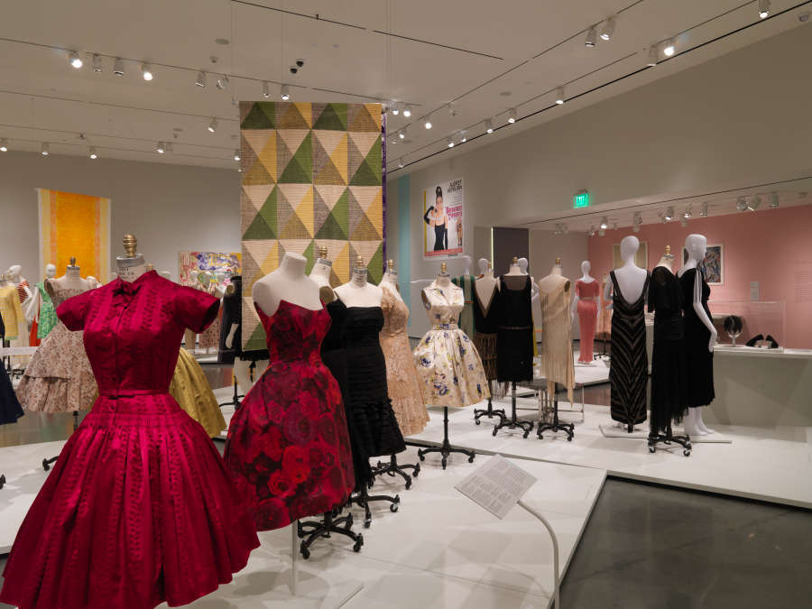 view exhibition image