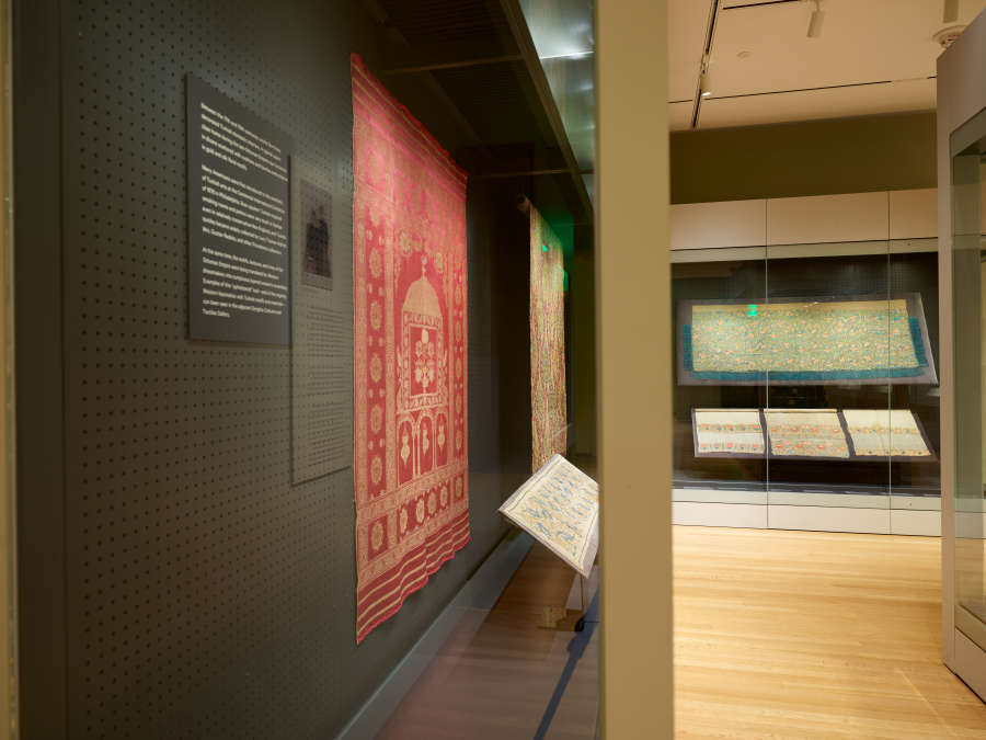 view exhibition image