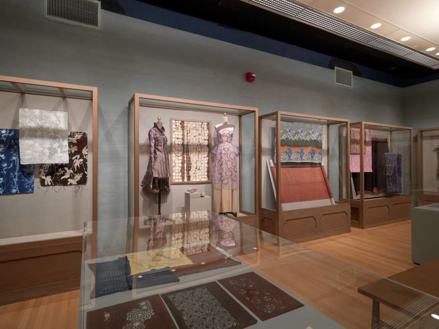 view exhibition image