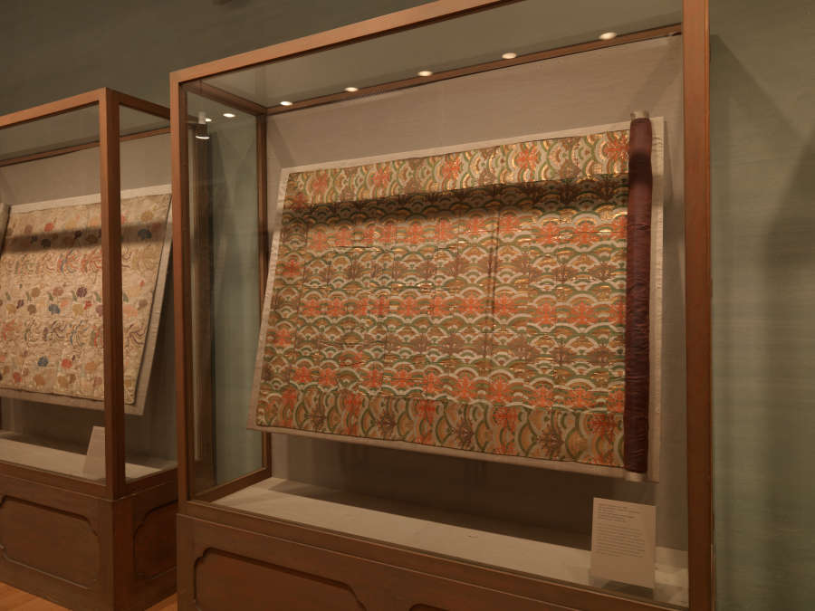 view exhibition image